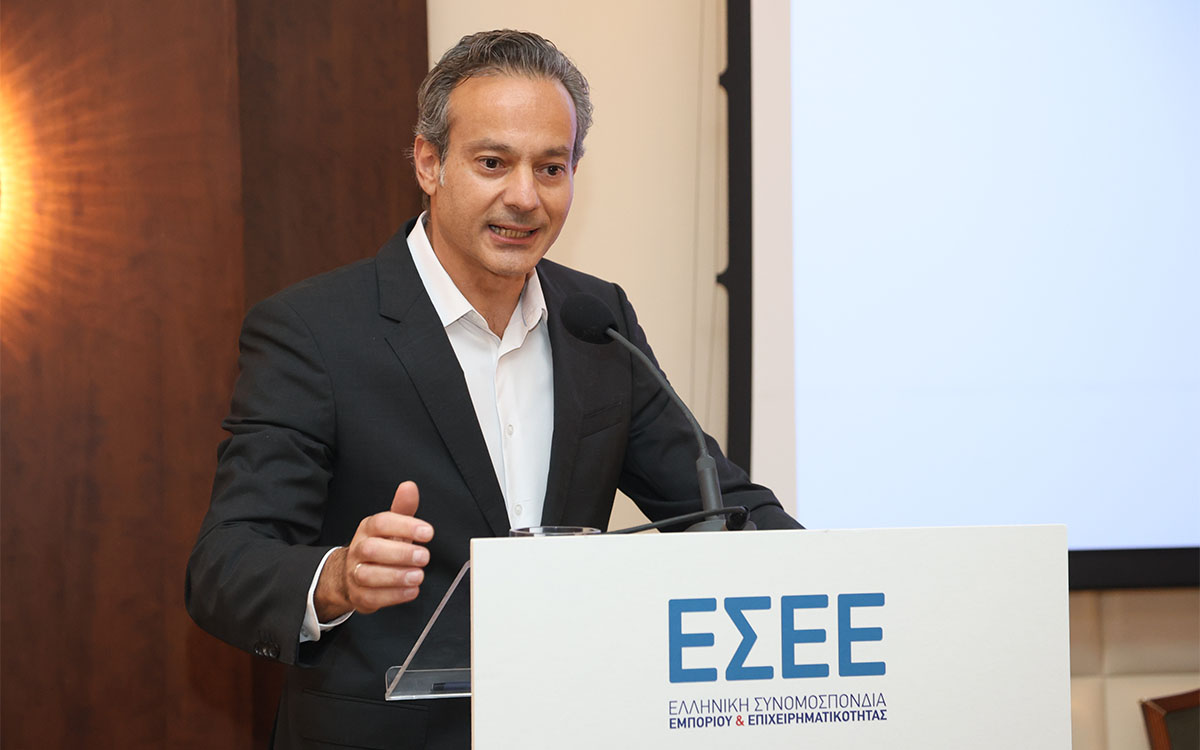 ΝΕΟΣ ΠΡΟΕΔΡΟΣ ΤΗΣ ΕΣΕΕ Ο ΣΤΑΥΡΟΣ ΚΑΦΟΥΝΗΣ - ΝΕΟΣ Γ.Γ. Ο ΘΕΟΔΩΡΟΣ ΚΑΠΡΑΛΟΣ