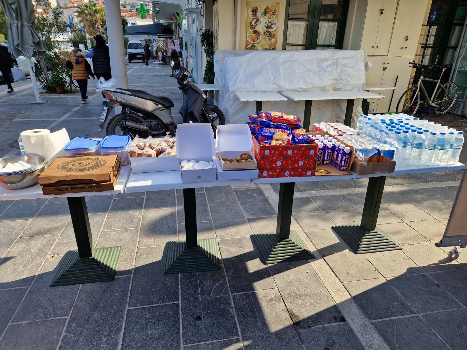 Η ΜΑΓΕΙΑ ΤΩΝ ΧΡΙΣΤΟΥΓΕΝΝΩΝ ΣΤΟΝ ΠΟΡΟ