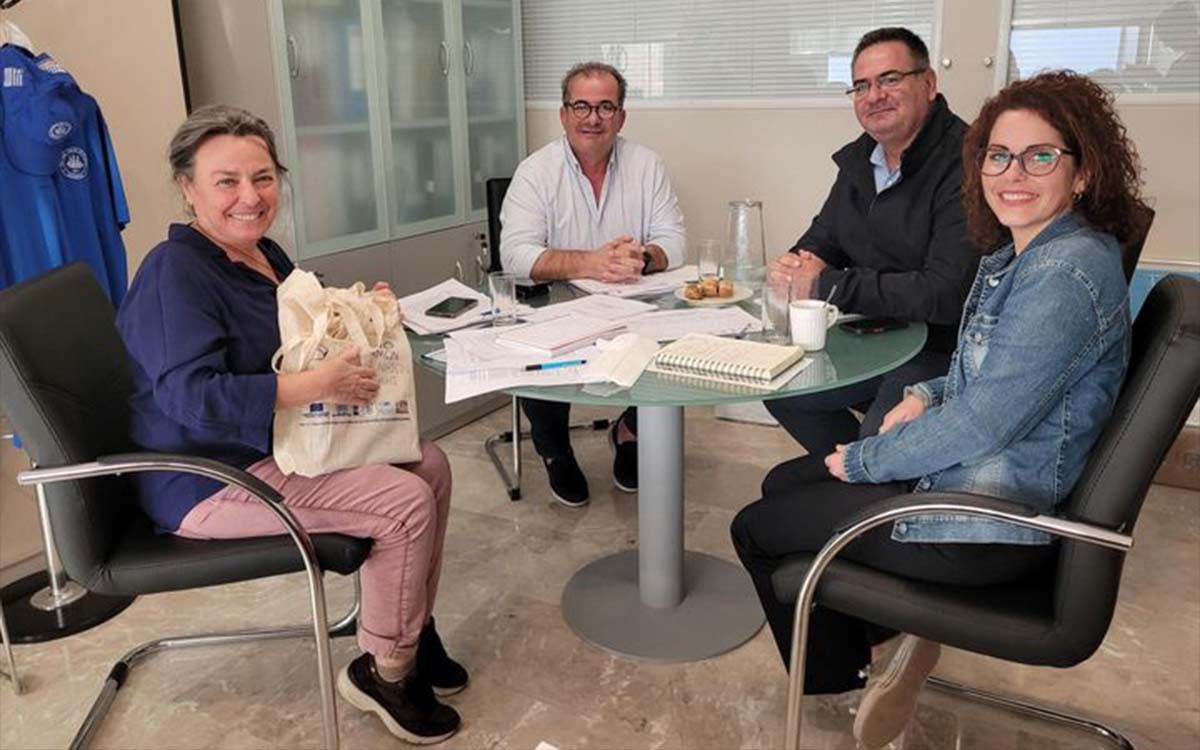 ΣΥΝΑΝΤΗΣΗ ΕΡΓΑΣΙΑΣ ΣΤΑ ΓΡΑΦΕΙΑ ΤΟΥ ΔΙΚΤΥΟΥ ΝΗΣΩΝ ΑΤΤΙΚΗΣ ΜΕ ΕΚΠΡΟΣΩΠΟΥΣ ΤΟΥ ΕΜΠΟΡΙΚΟΥ ΕΠΑΓΓΕΛΜΑΤΙΚΟΥ ΣΥΛΛΟΓΟΥ ΠΟΡΟΥ